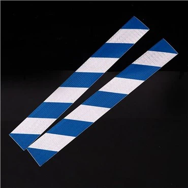 Наклейка со светоотражающей лентой со стрелой